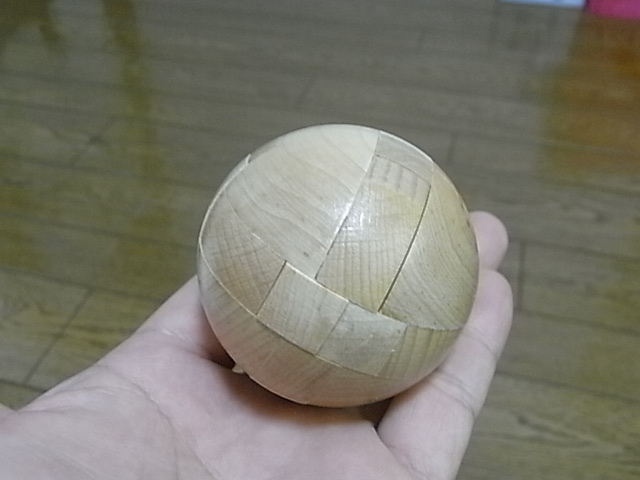 木製の立体パズルの知恵の輪 ウッドボール にチャレンジ どんなモノだか 買ってみた